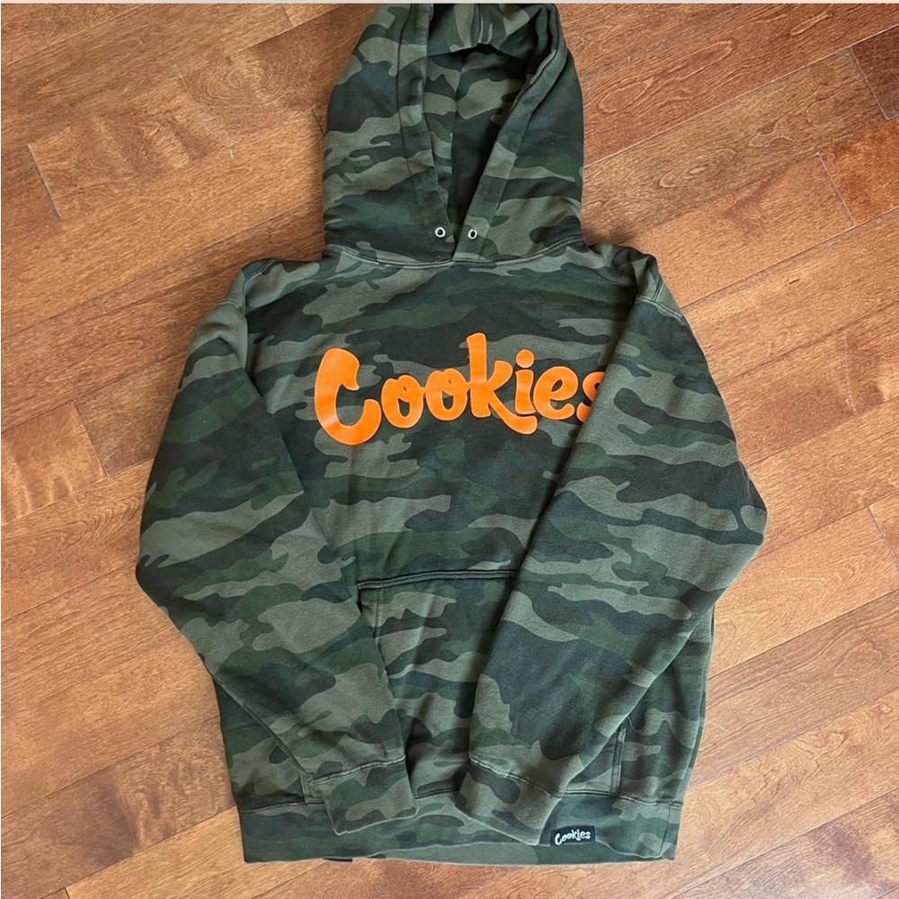 Cookies hoodie size medium
Camo and orange